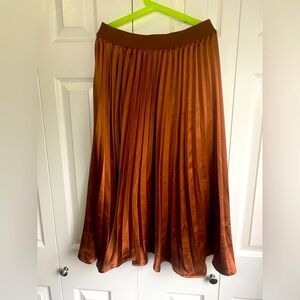 BNWT Brown Satin Pleated Skirt size M